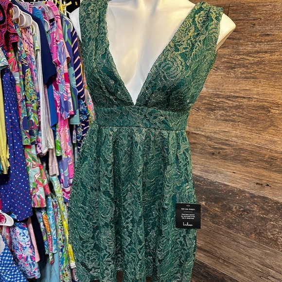 Lulu's Green Plunge Neck Lace Sleeveless Mini Dress Size XS - Picture 2 of 7